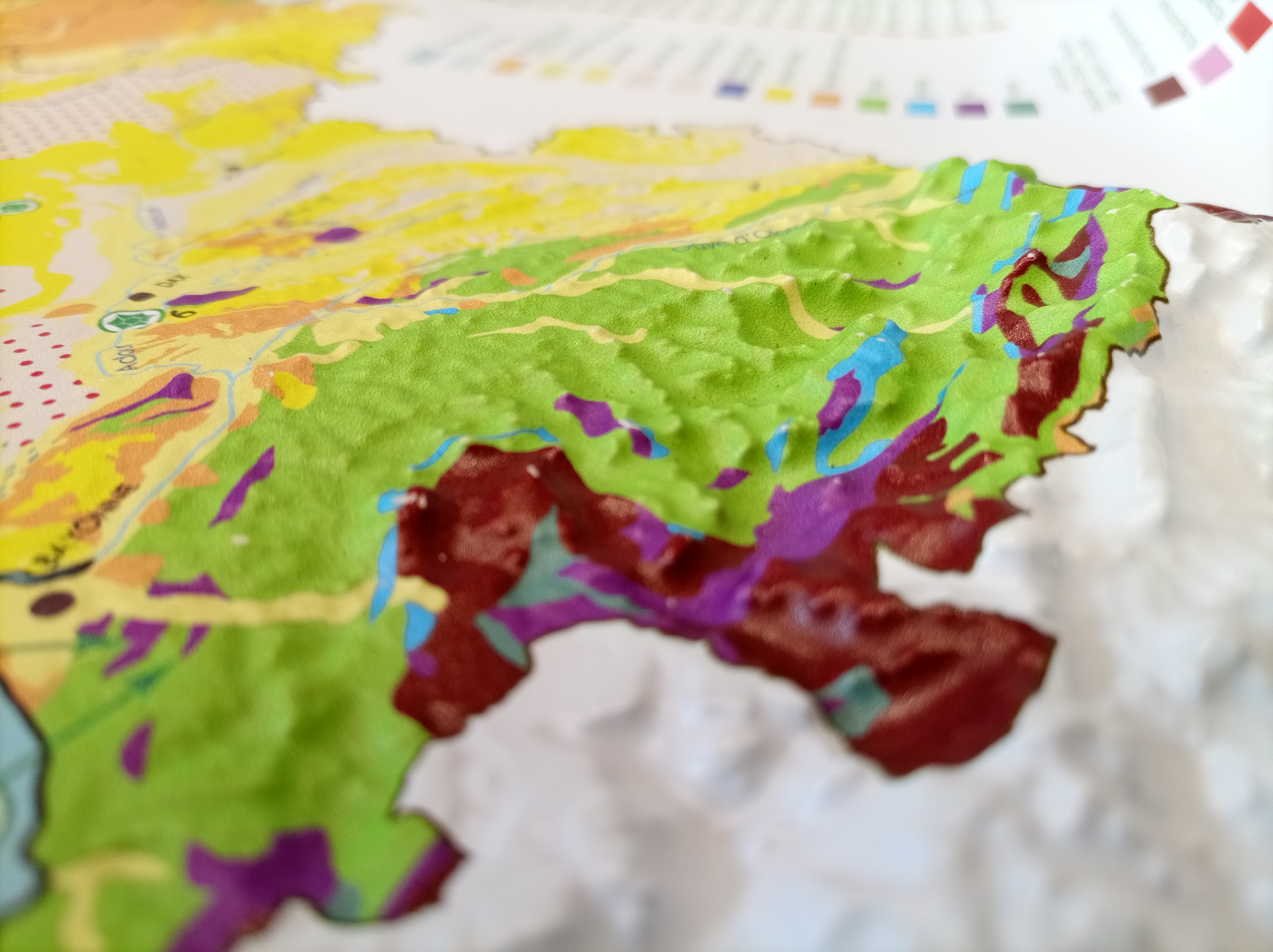 Carte géologique simplifiée en relief